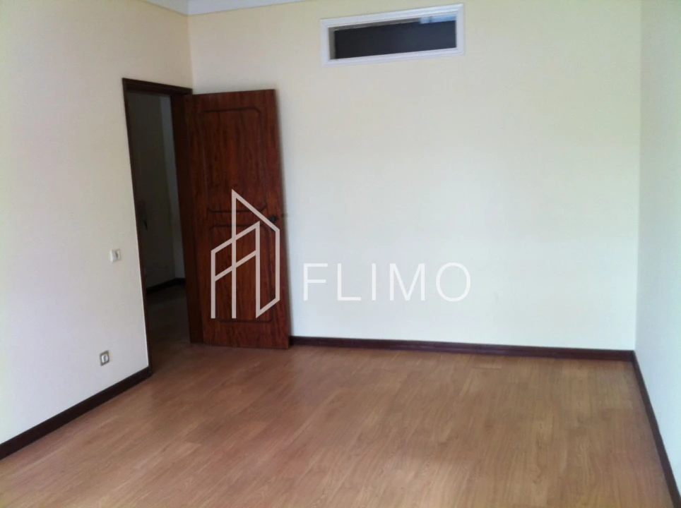 Apartamento T2 para Venda em São João da Madeira Foto 11