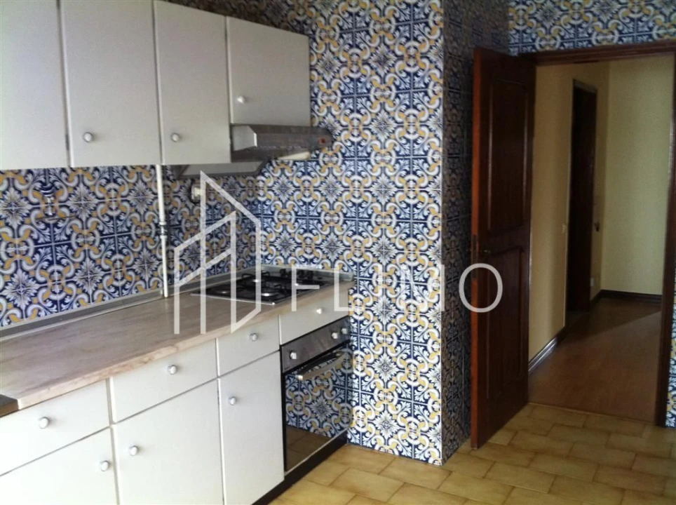 Apartamento T2 para Venda em São João da Madeira Foto 4