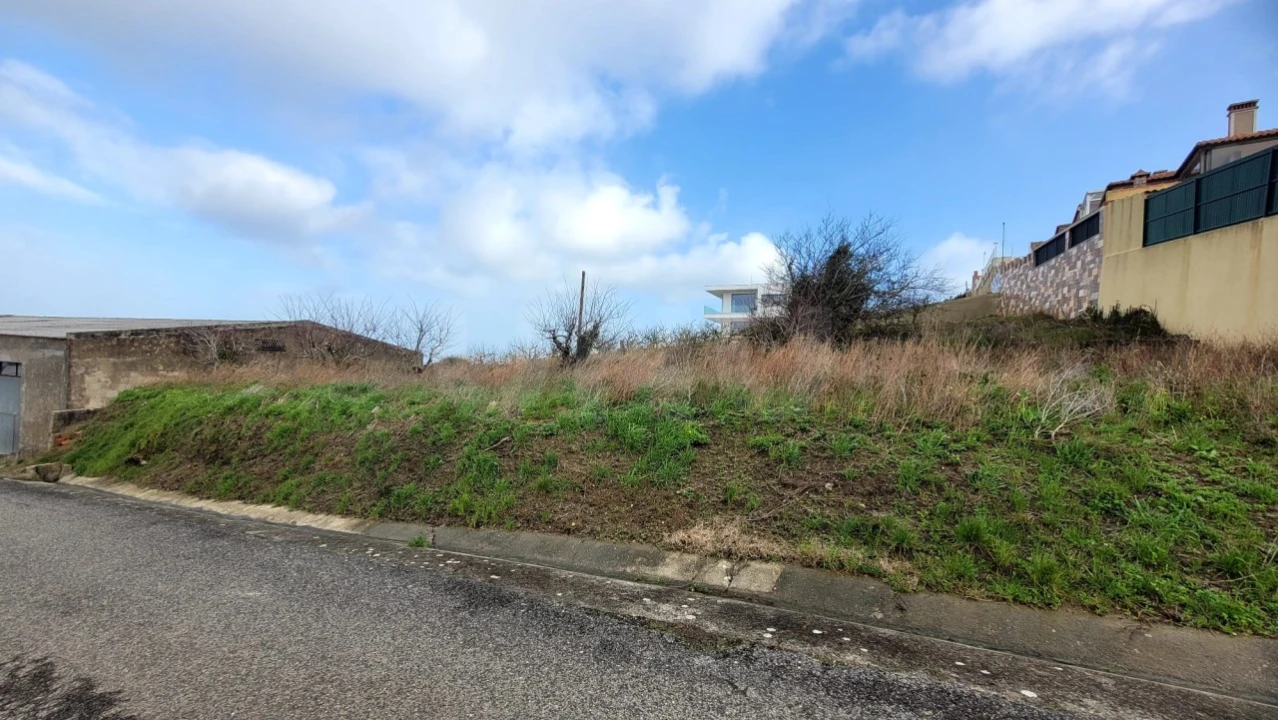 Terreno para Venda em Usseira Foto 7