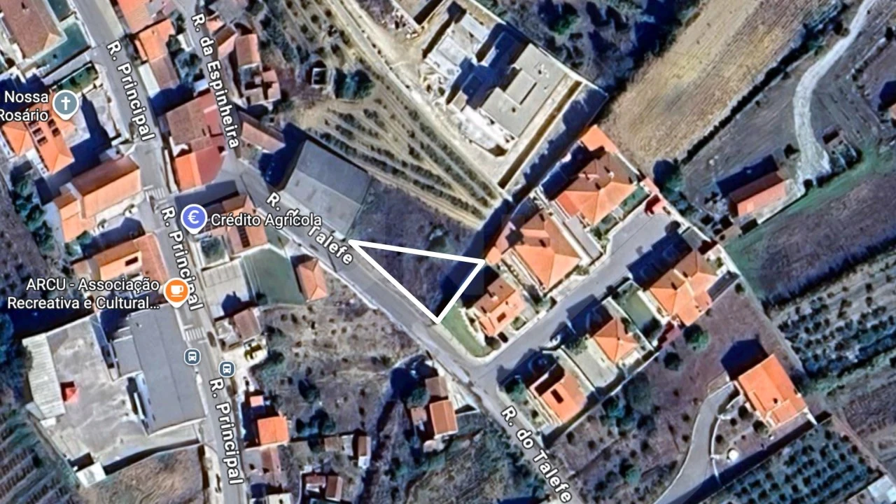 Terreno para Venda em Usseira Foto 1