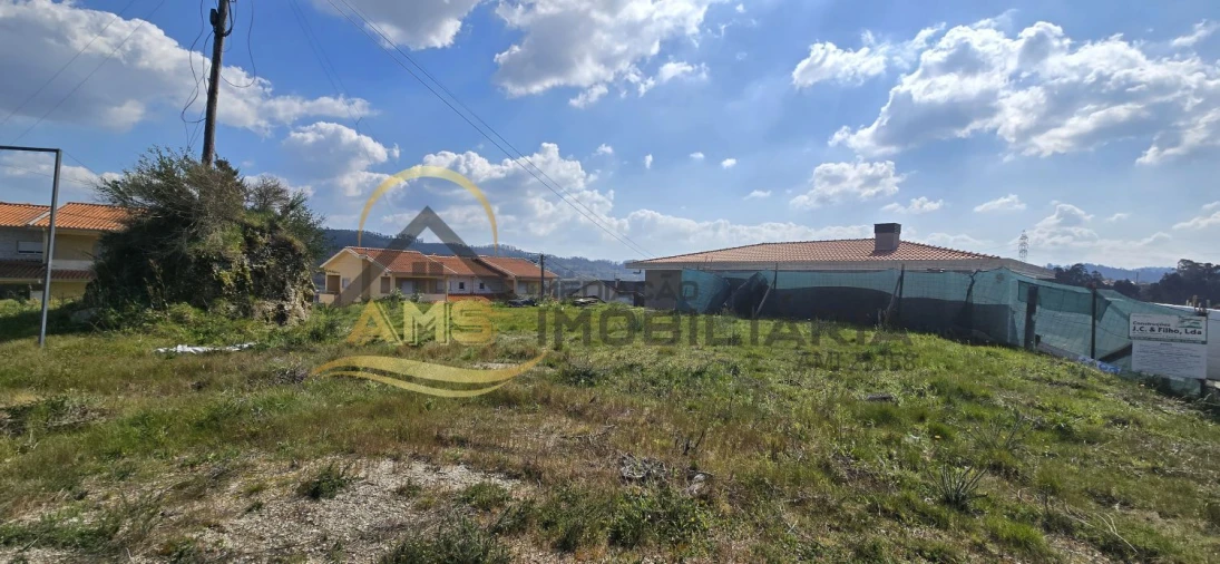 Terreno para Venda em Golães Foto 3