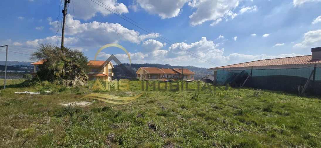 Terreno para Venda em Golães Foto 10