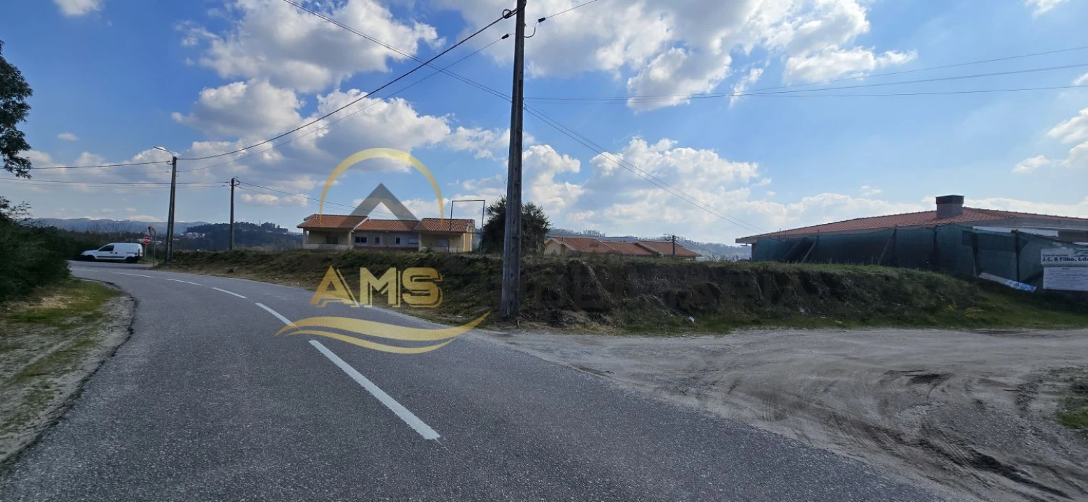 Terreno para Venda em Golães Foto 21