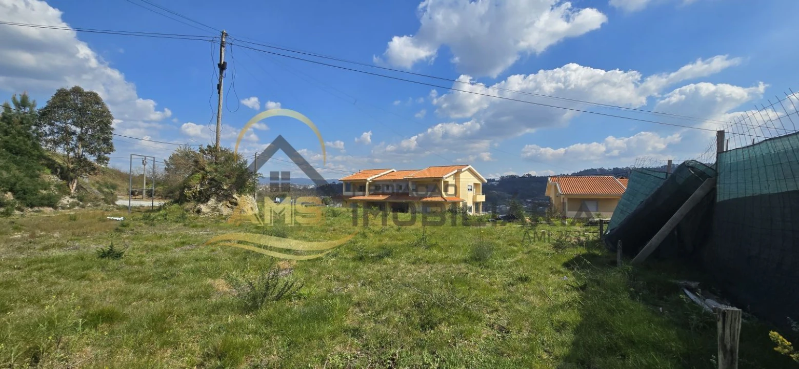 Terreno para Venda em Golães Foto 12