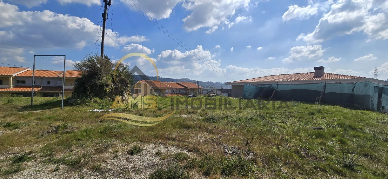 Terreno para Venda em Golães Foto 19