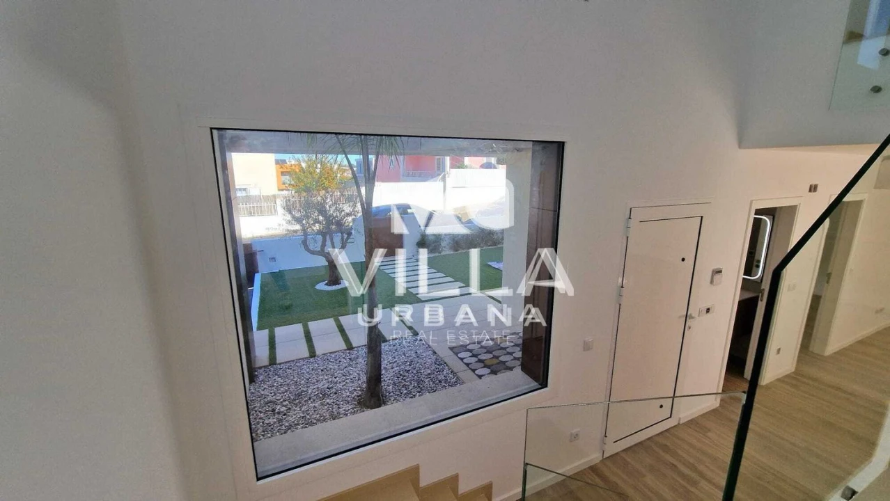 Moradia T4 para Venda em Charneca de Caparica e Sobreda Foto 28