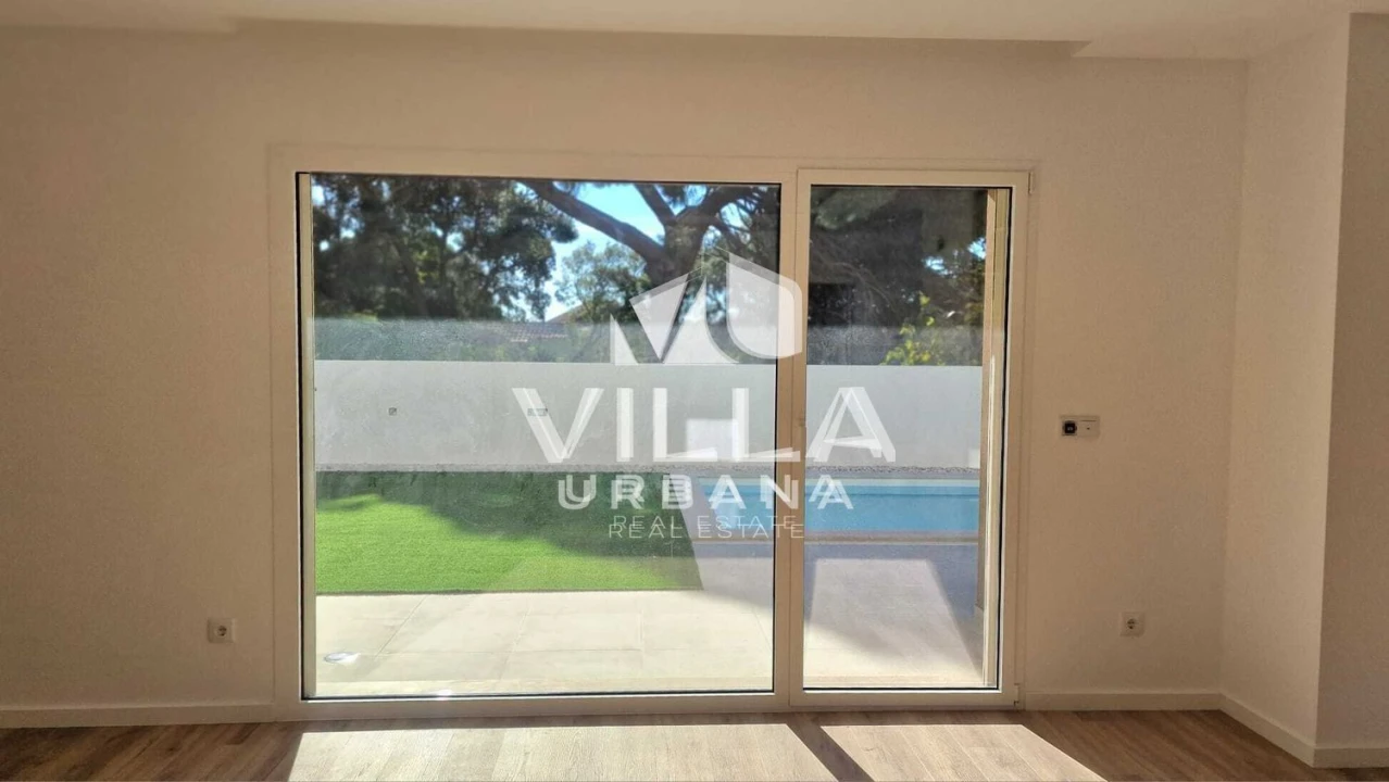 Moradia T4 para Venda em Charneca de Caparica e Sobreda Foto 35