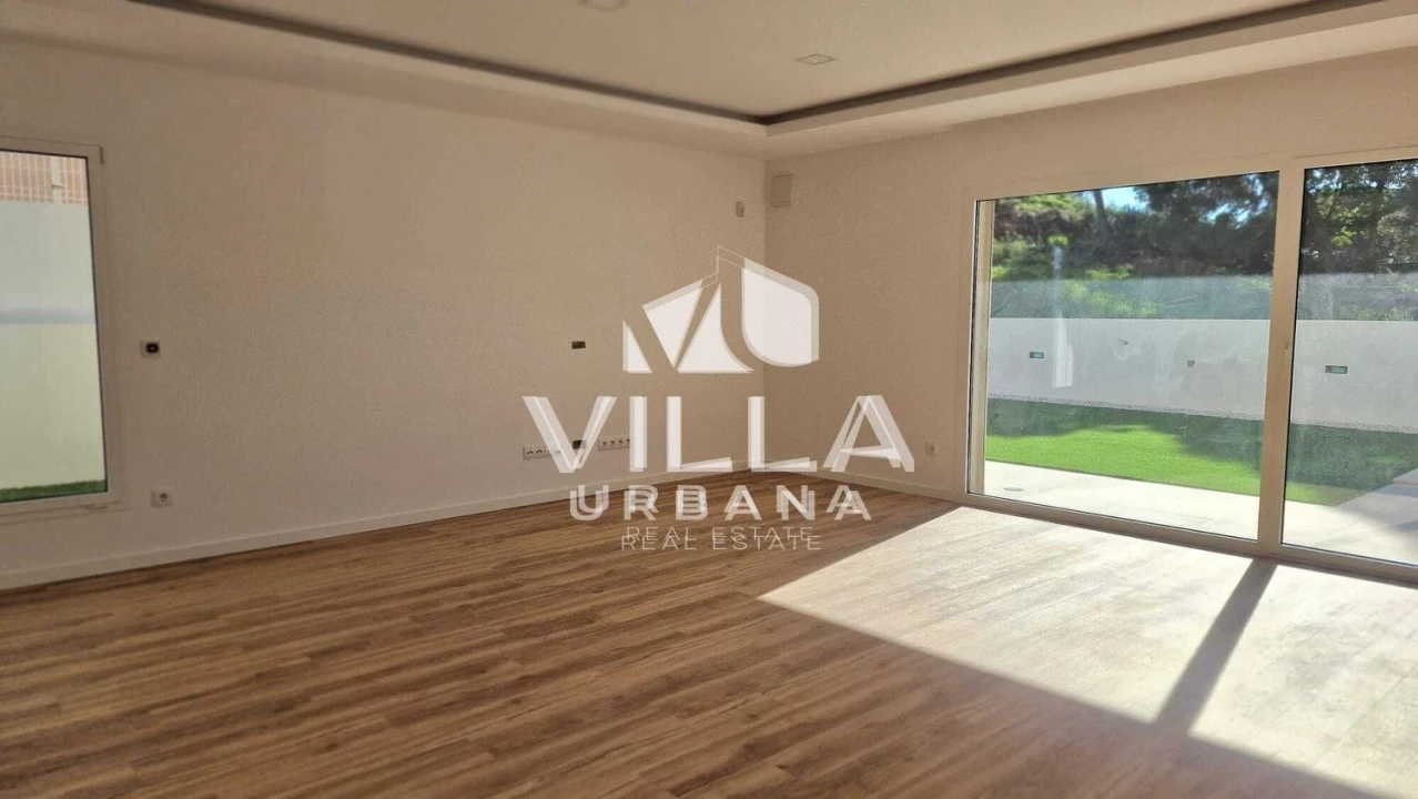 Moradia T4 para Venda em Charneca de Caparica e Sobreda Foto 32