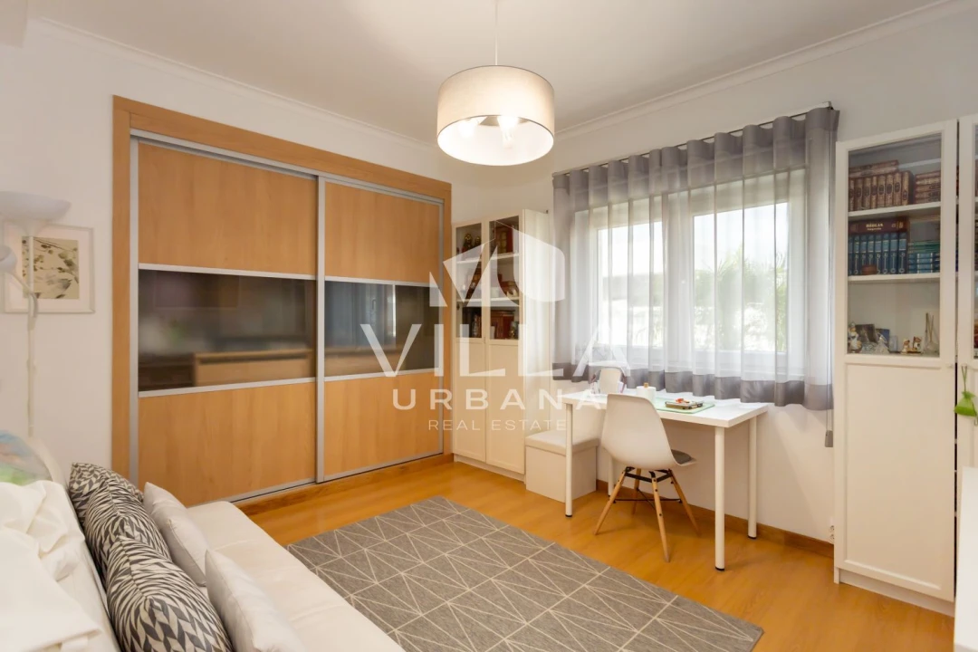 Moradia T4 para Venda em Corroios Foto 29