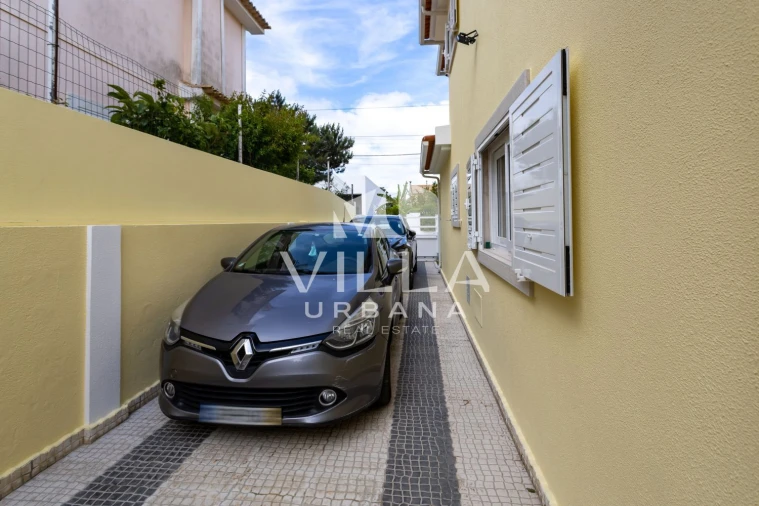 Moradia T4 para Venda em Corroios Foto 16