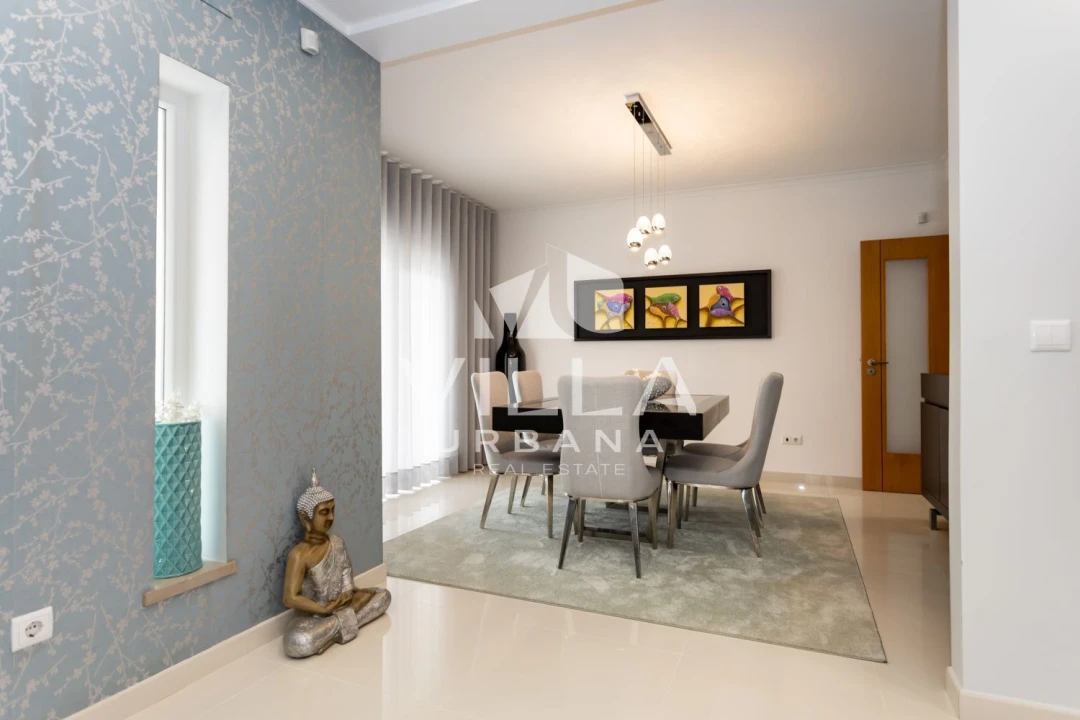 Moradia T4 para Venda em Corroios Foto 37