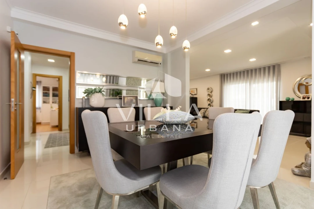 Moradia T4 para Venda em Corroios Foto 38