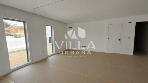 Moradia T4 para Venda em Charneca de Caparica e Sobreda