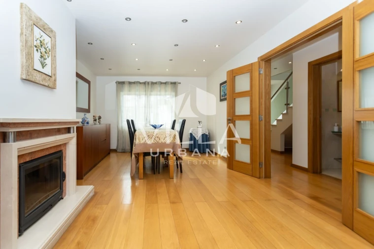 Moradia T3 para Venda em Amora Foto 1