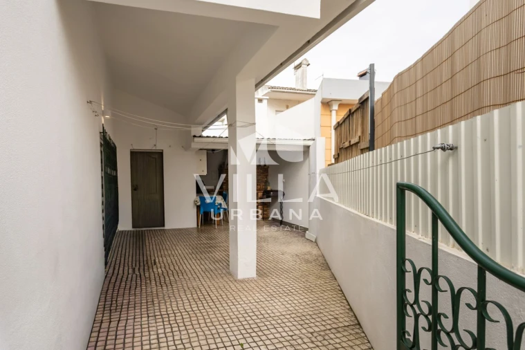 Moradia T3 para Venda em Amora Foto 11