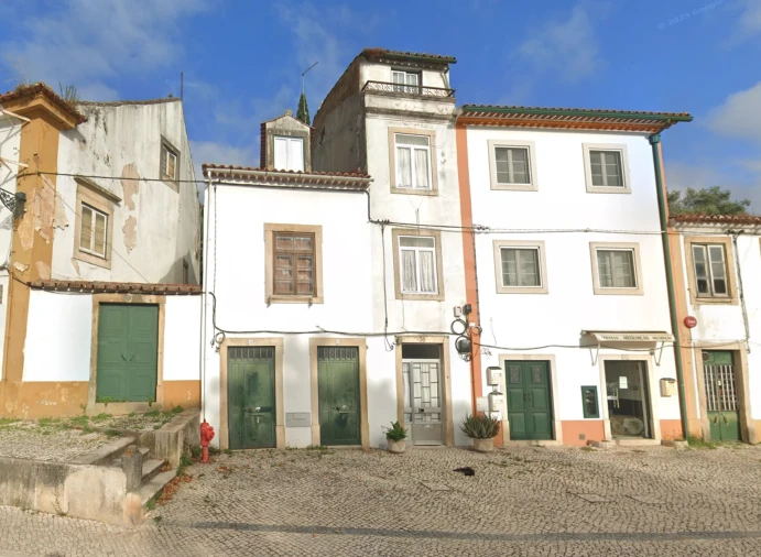 Moradia T1 para Venda em São João Baptista e Santa Maria dos Olivais Foto 1