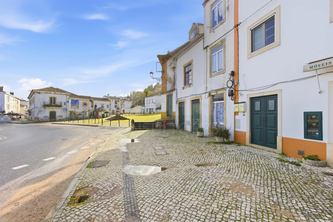 Moradia T1 para Venda em São João Baptista e Santa Maria dos Olivais Foto 2