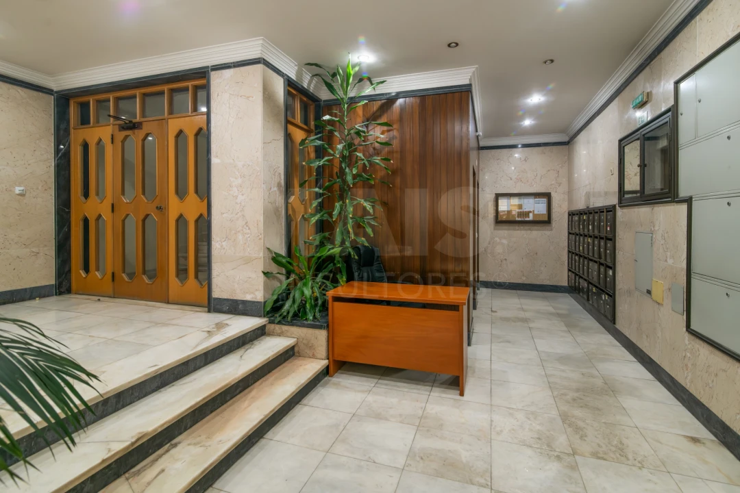 Apartamento T1 para Venda em Benfica Foto 11