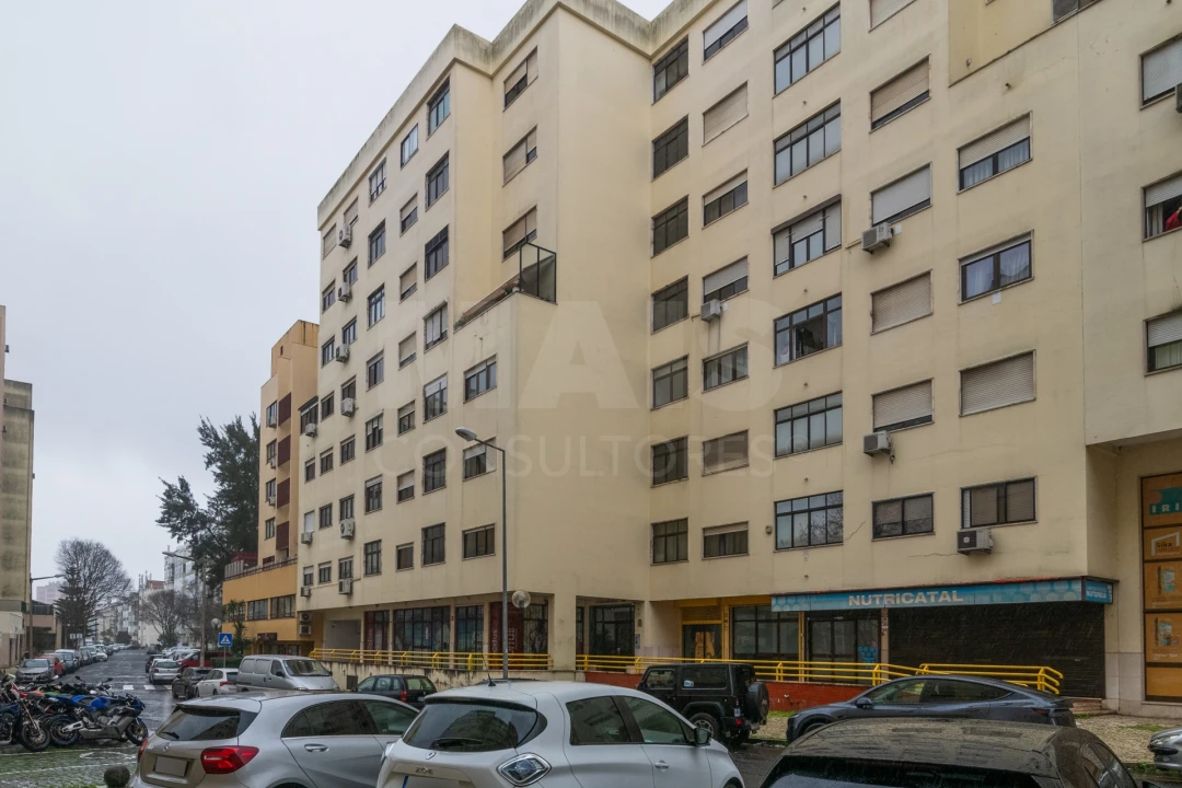 Apartamento T1 para Venda em Benfica Foto 8