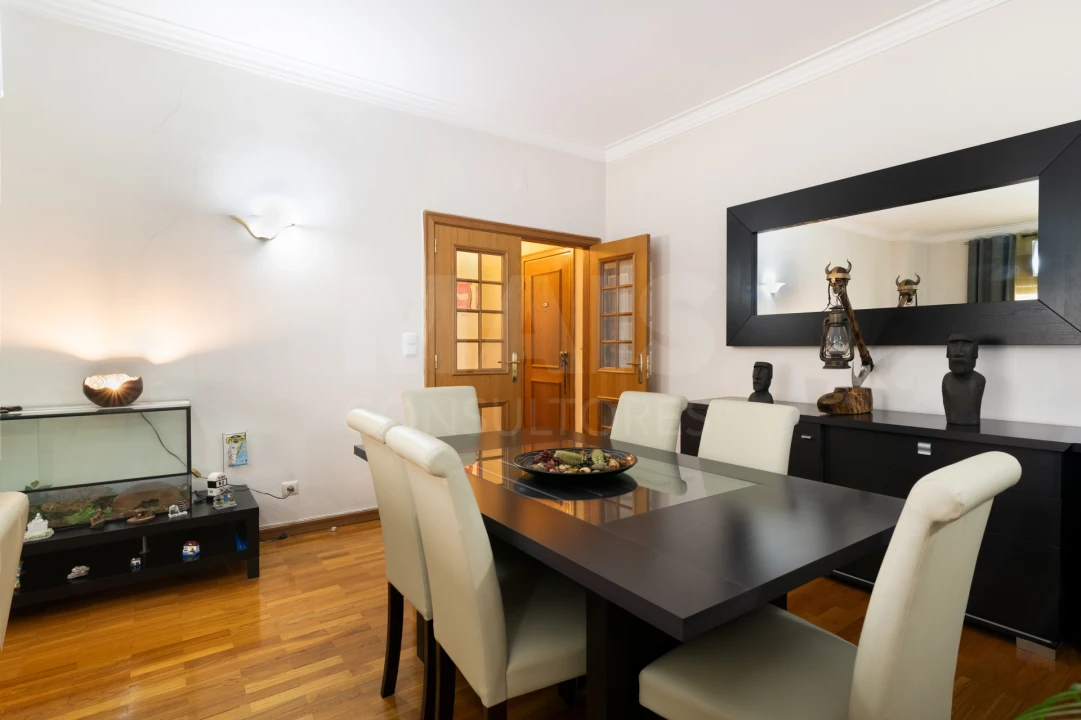 Apartamento T1 para Venda em Benfica Foto 3
