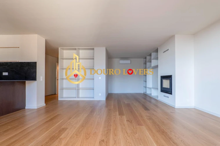 Apartamento T4 para Venda em Santa Marinha e São Pedro da Afurada Foto 4