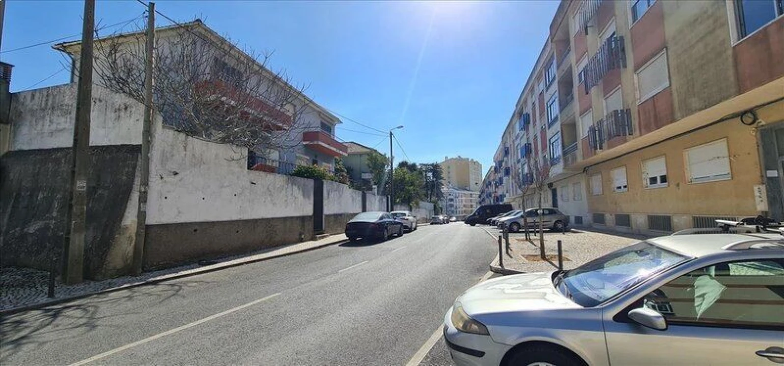 Apartamento T2 para Venda em Agualva e Mira-Sintra Foto 10