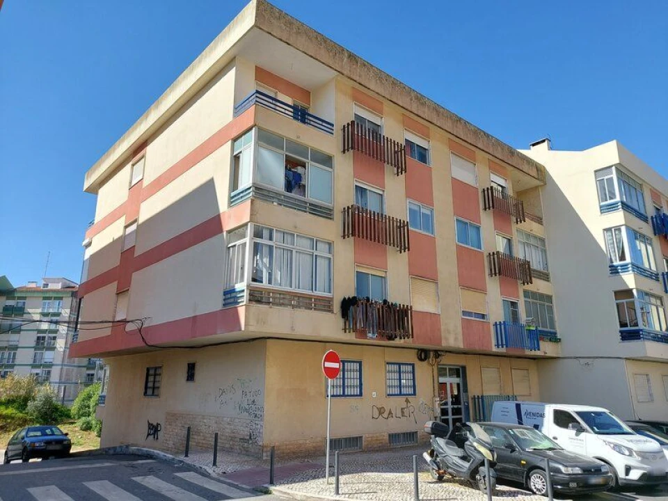 Apartamento T2 para Venda em Agualva e Mira-Sintra Foto 2