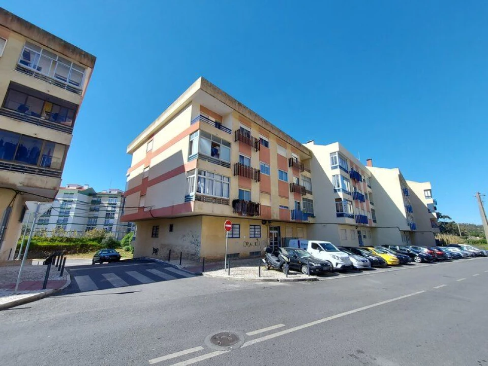 Apartamento T2 para Venda em Agualva e Mira-Sintra Foto 6