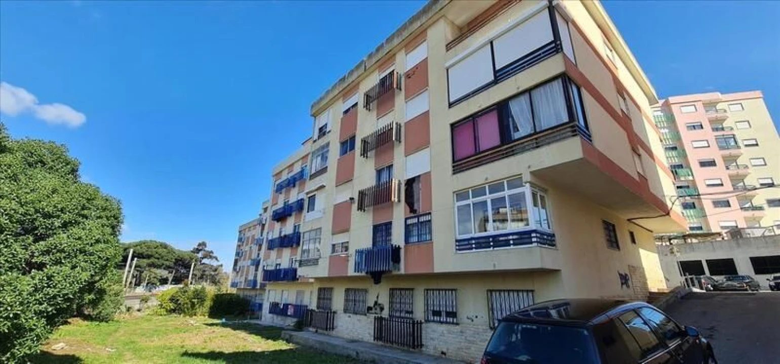 Apartamento T2 para Venda em Agualva e Mira-Sintra Foto 7