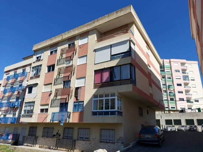 Apartamento T2 para Venda em Agualva e Mira-Sintra Foto 3