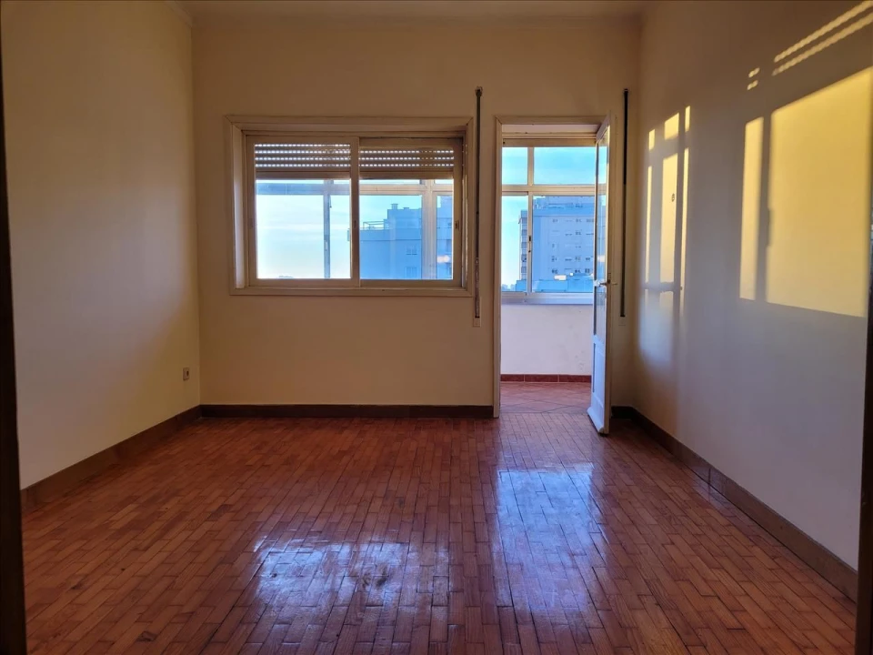 Apartamento T2 para Venda em Cedofeita, Santo Ildefonso, Sé, Miragaia, São Nicolau e Vitória Foto 3