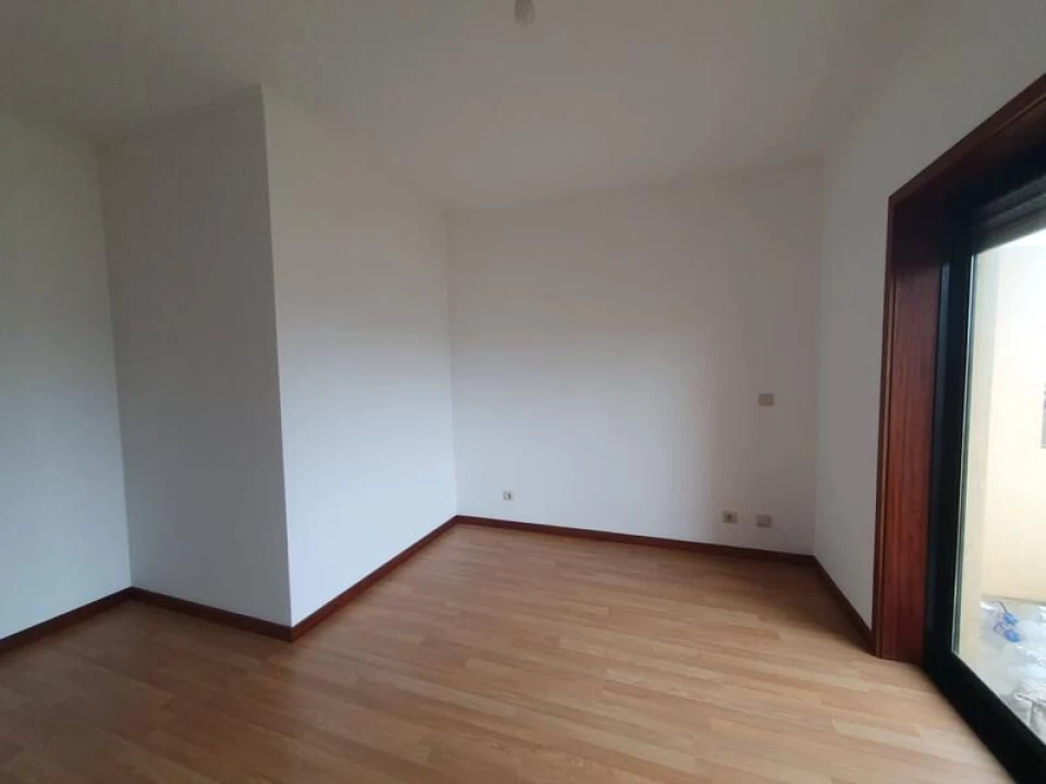 Apartamento T3 para Venda em Paço de Sousa Foto 9