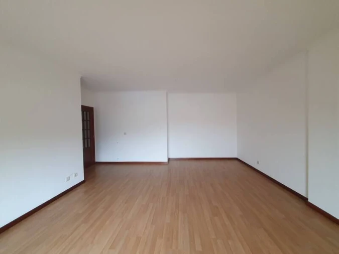 Apartamento T3 para Venda em Paço de Sousa Foto 3