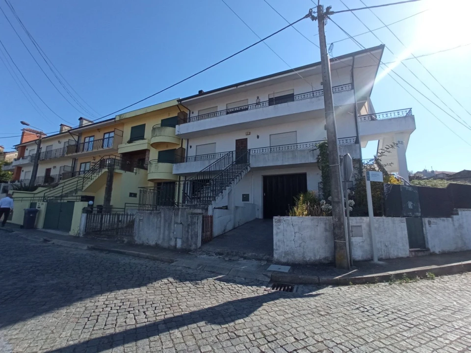 Apartamento T3 para Venda em Aguas Santas Foto 1