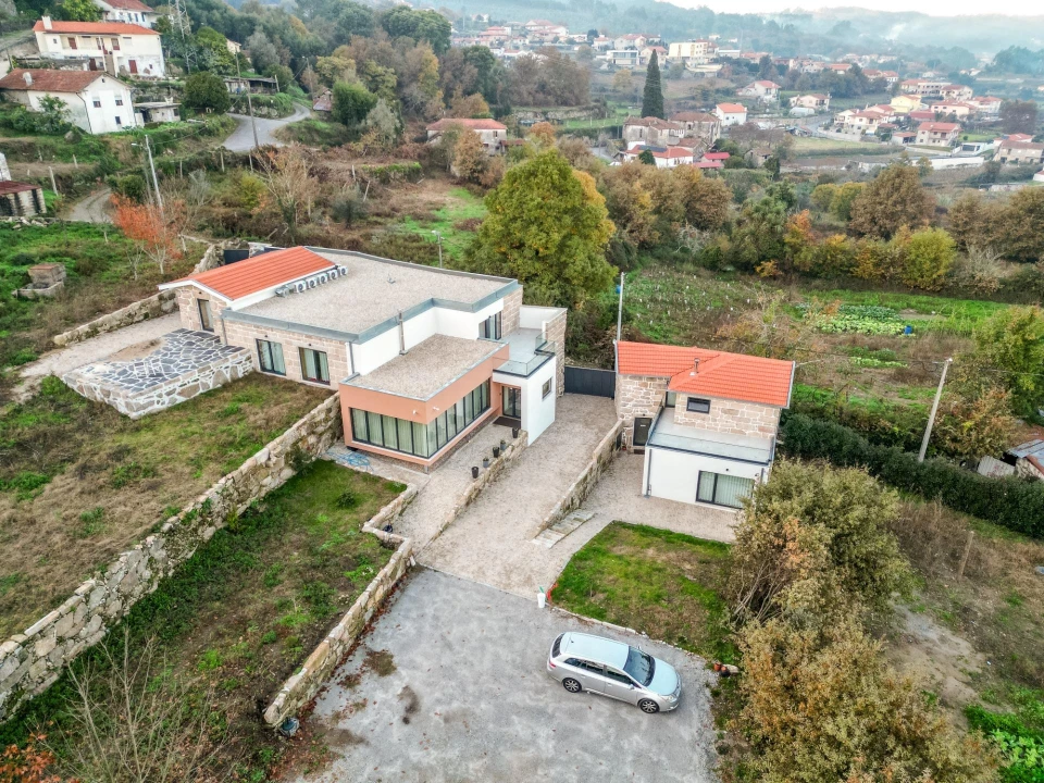 Moradia T6 para Venda em Termas de São Vicente Foto 1