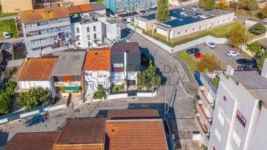 Moradia T6 para Venda em Gondomar (São Cosme), Valbom e Jovim Foto 5