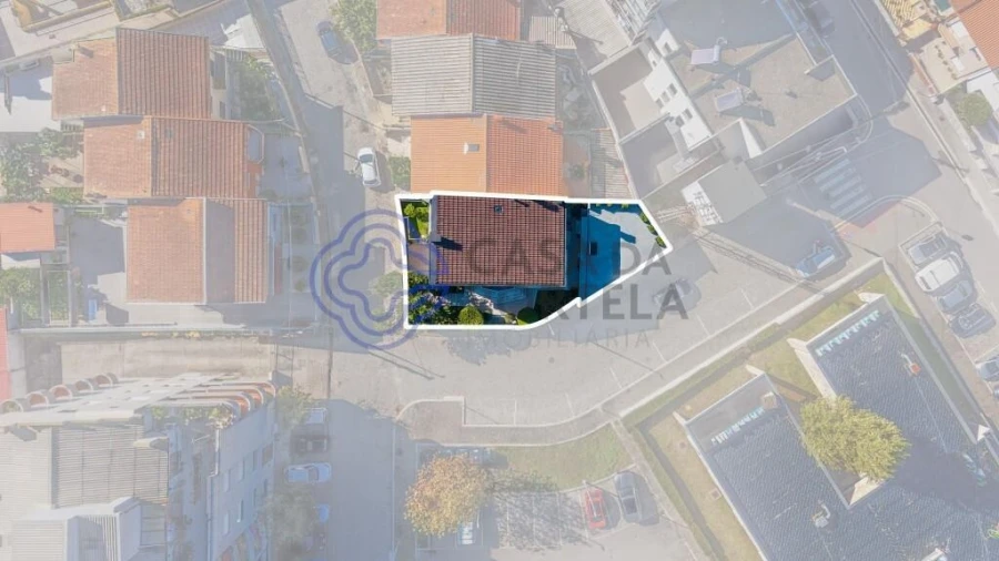 Moradia T6 para Venda em Gondomar (São Cosme), Valbom e Jovim Foto 2