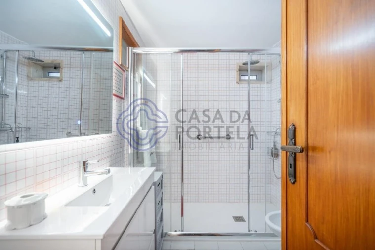 Moradia T6 para Venda em Gondomar (São Cosme), Valbom e Jovim Foto 23