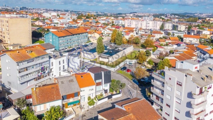 Moradia T6 para Venda em Gondomar (São Cosme), Valbom e Jovim Foto 6