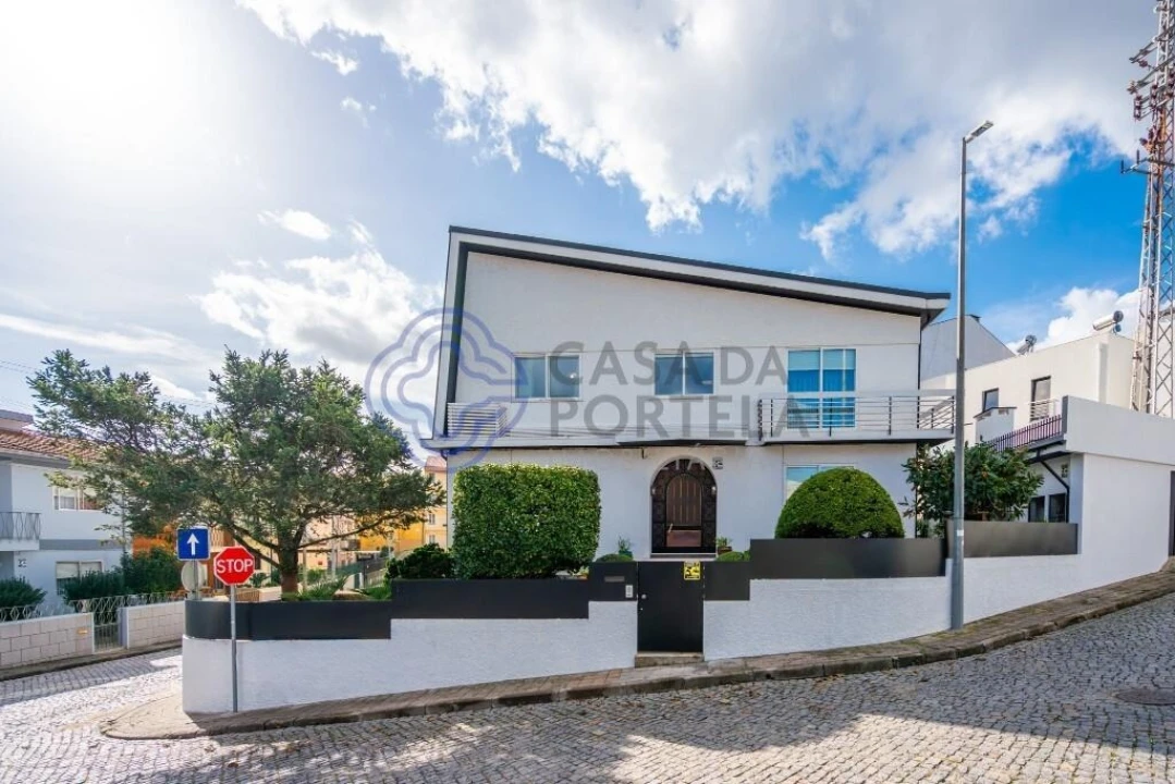 Moradia T6 para Venda em Gondomar (São Cosme), Valbom e Jovim Foto 37