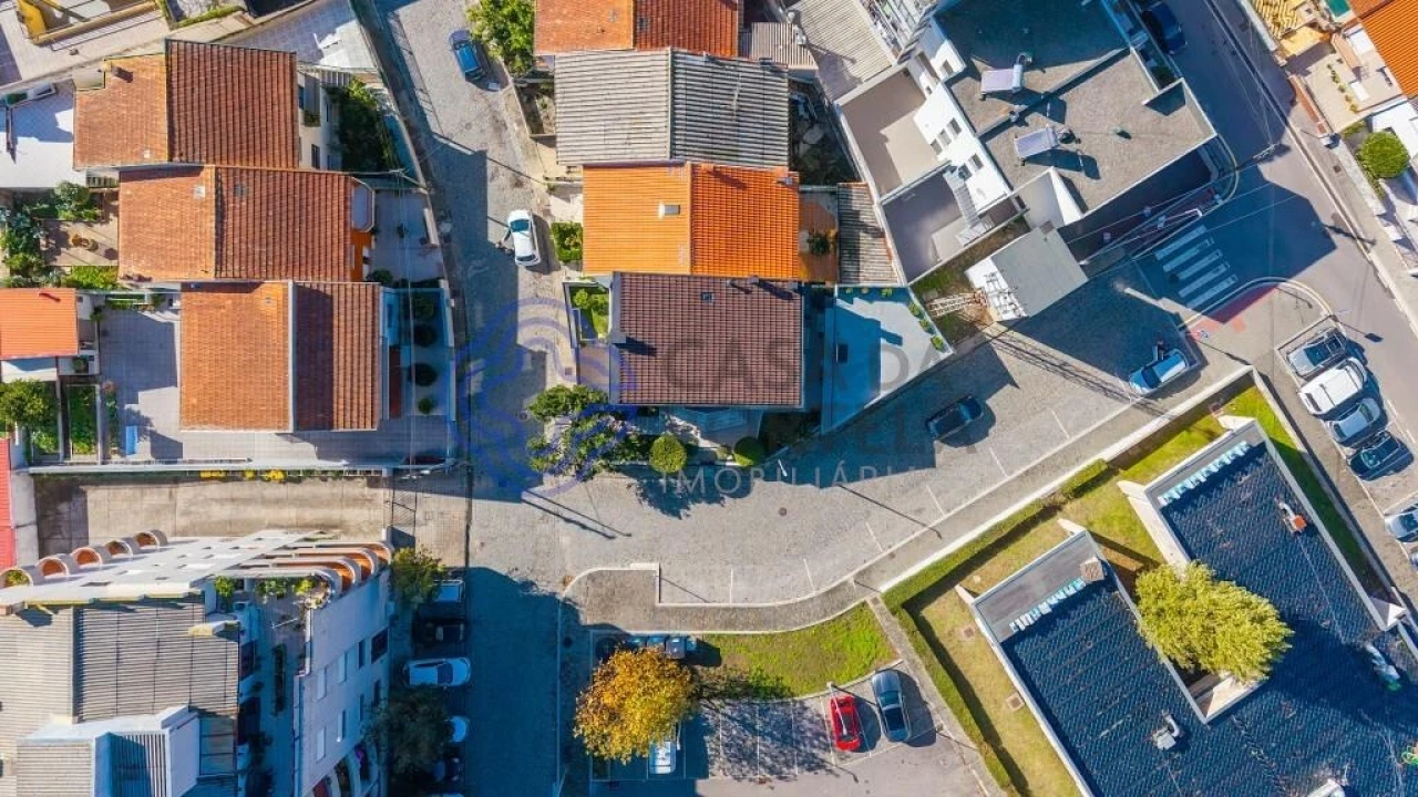 Moradia T6 para Venda em Gondomar (São Cosme), Valbom e Jovim Foto 3