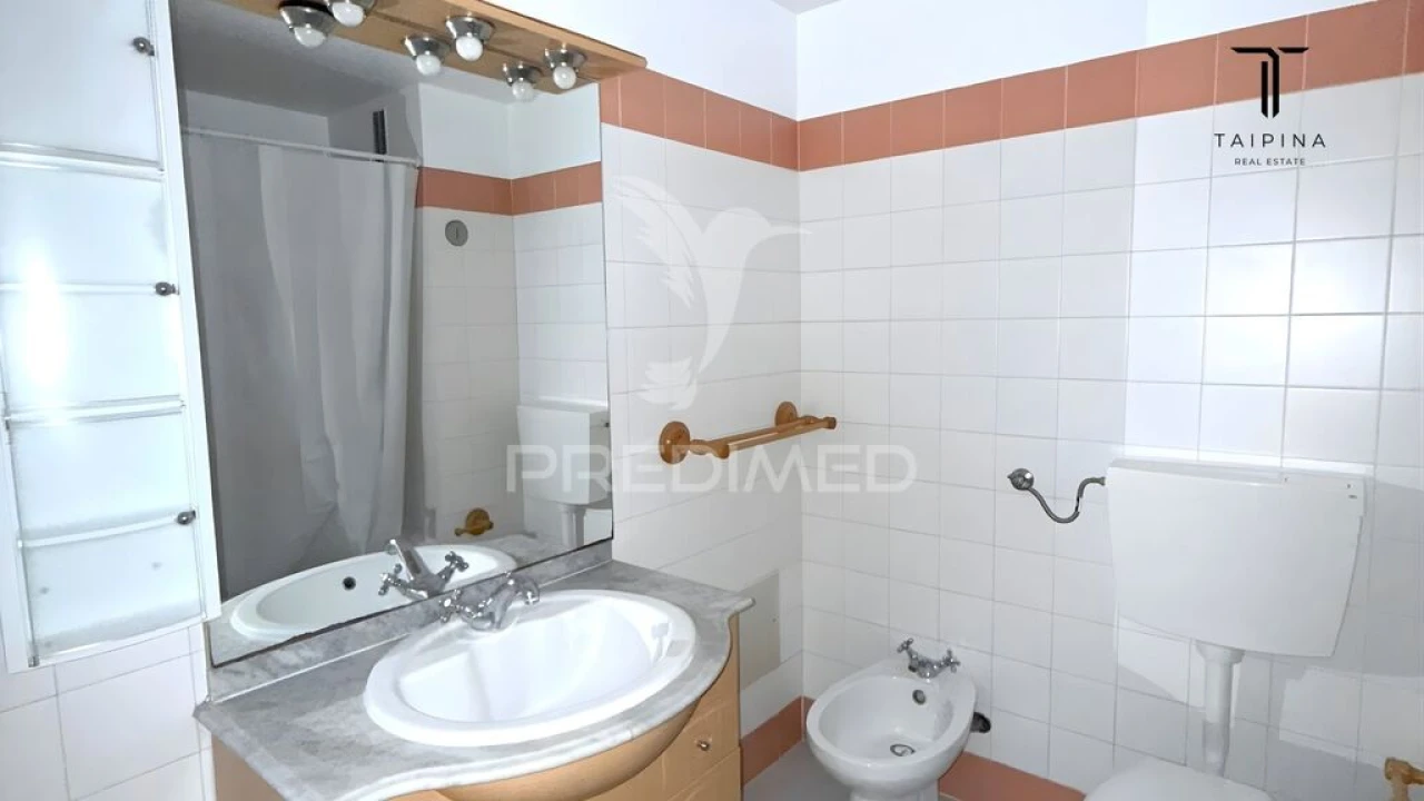 Apartamento T1 para Venda em Caparica e Trafaria Foto 13