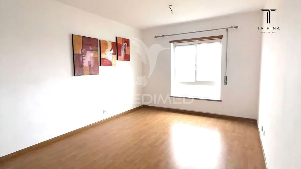 Apartamento T1 para Venda em Caparica e Trafaria Foto 4