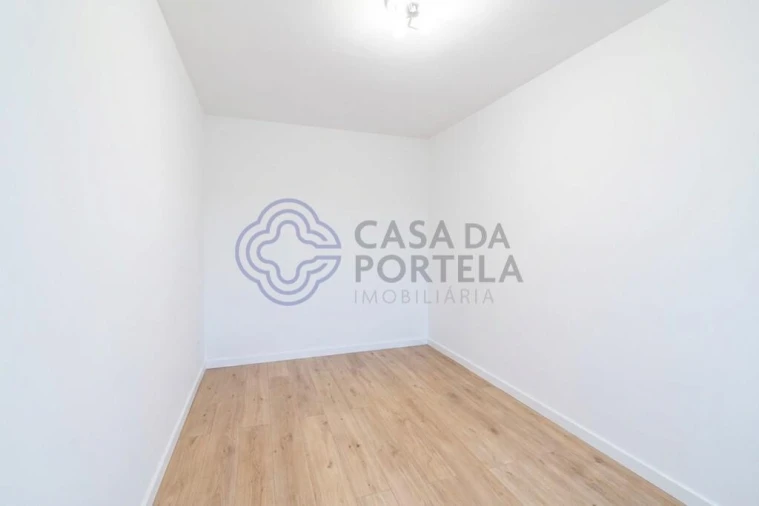 Moradia T2 para Venda em Cabaços Foto 25