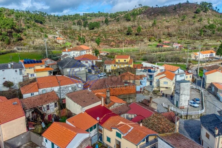 Moradia T2 para Venda em Cabaços Foto 8