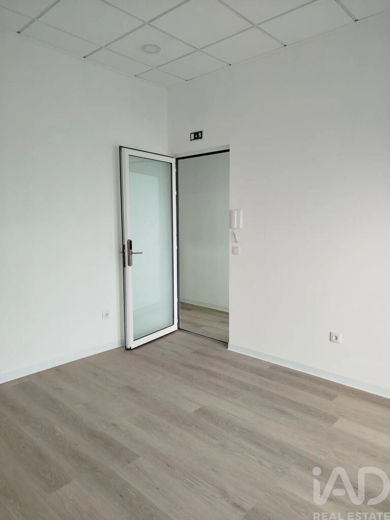 Loja para Arrendamento em Mafamude e Vilar do Paraíso Foto 5