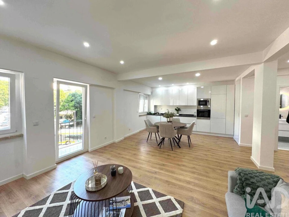Apartamento T3 para Venda em Benfica Foto 4
