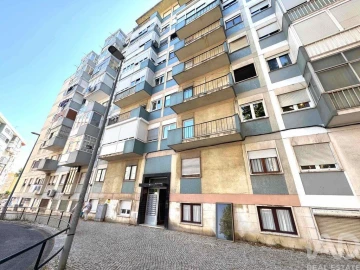 Apartamento T3 para Venda em Benfica