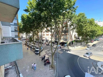 Apartamento T3 para Venda em Benfica