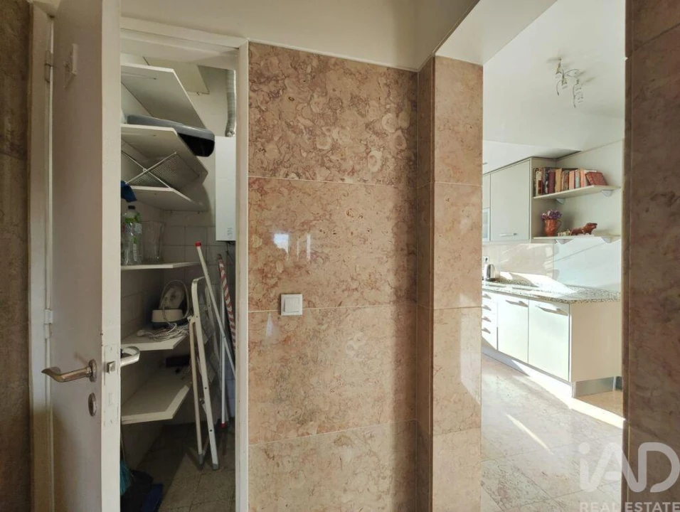 Apartamento T4 para Arrendamento em Avenidas Novas Foto 14